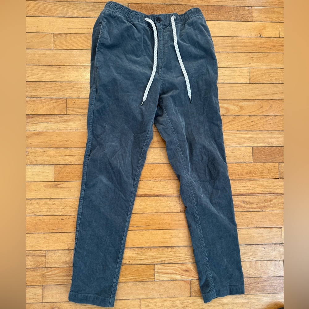 Vuori Men's Iron Gray Corduroy Joggers